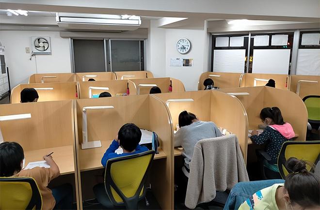 ：博士批量失业、大学生无奈啃老k8凯发全站日本学历贬值30年(图2)